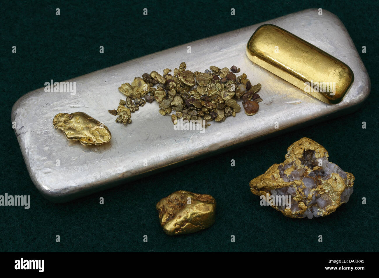 Materie oro e argento lingotti Foto Stock