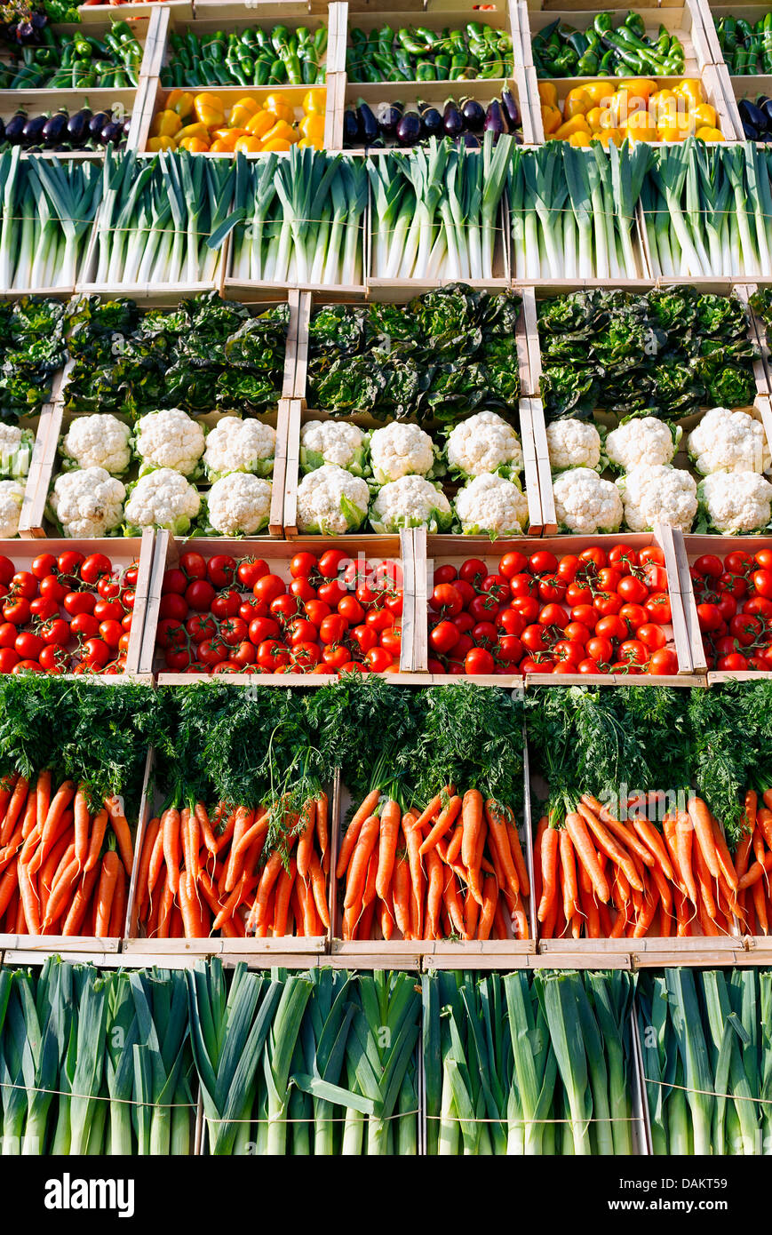 Verdure su insegna nel supermercato Foto Stock
