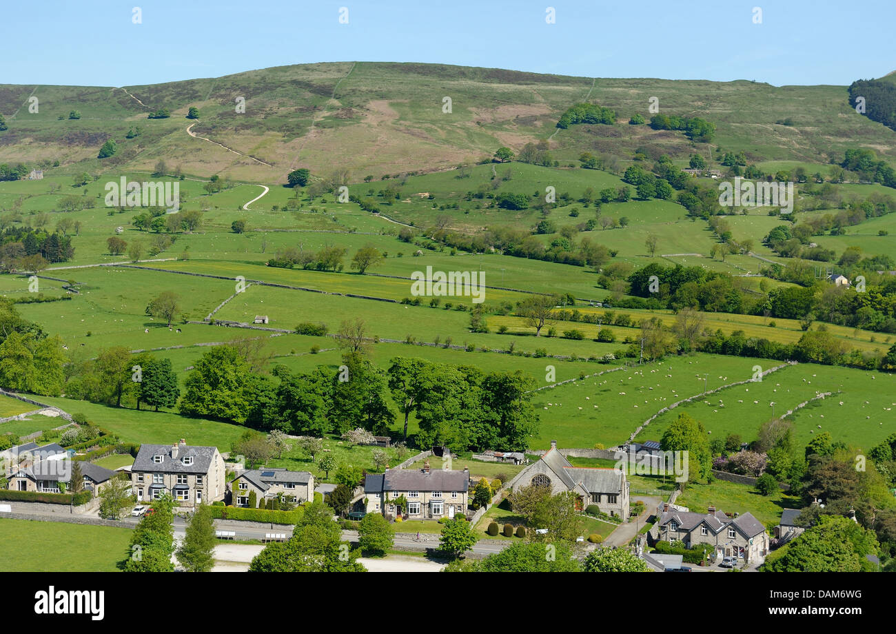 Una vista di Castleton e la Hope Valley Derbyshire Peak District Inghilterra Regno Unito Foto Stock