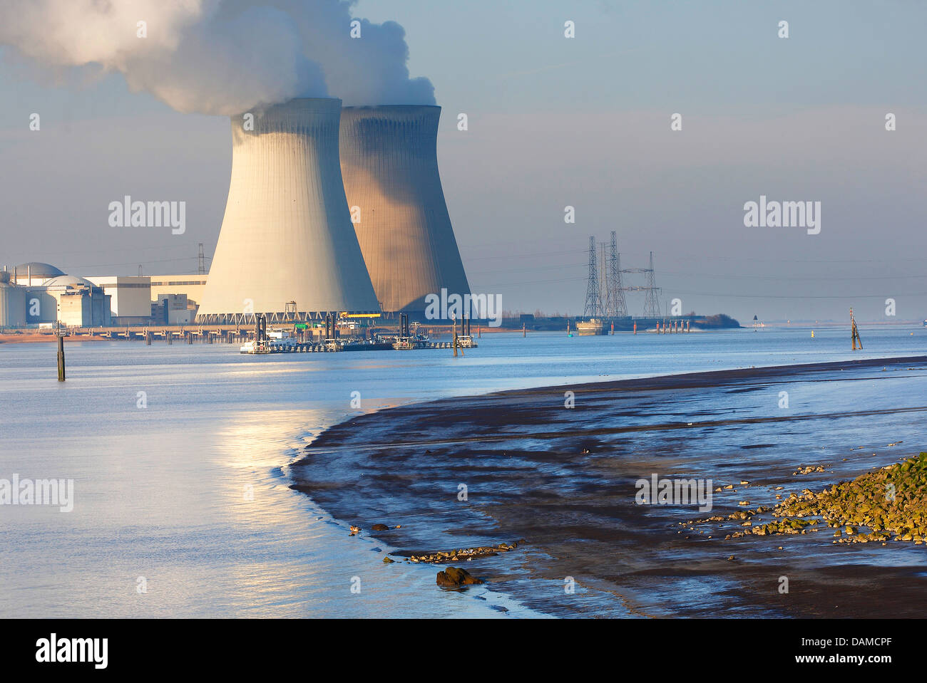Centrale nucleare di costa, Belgio, Galgeschoor, Anversa Foto Stock