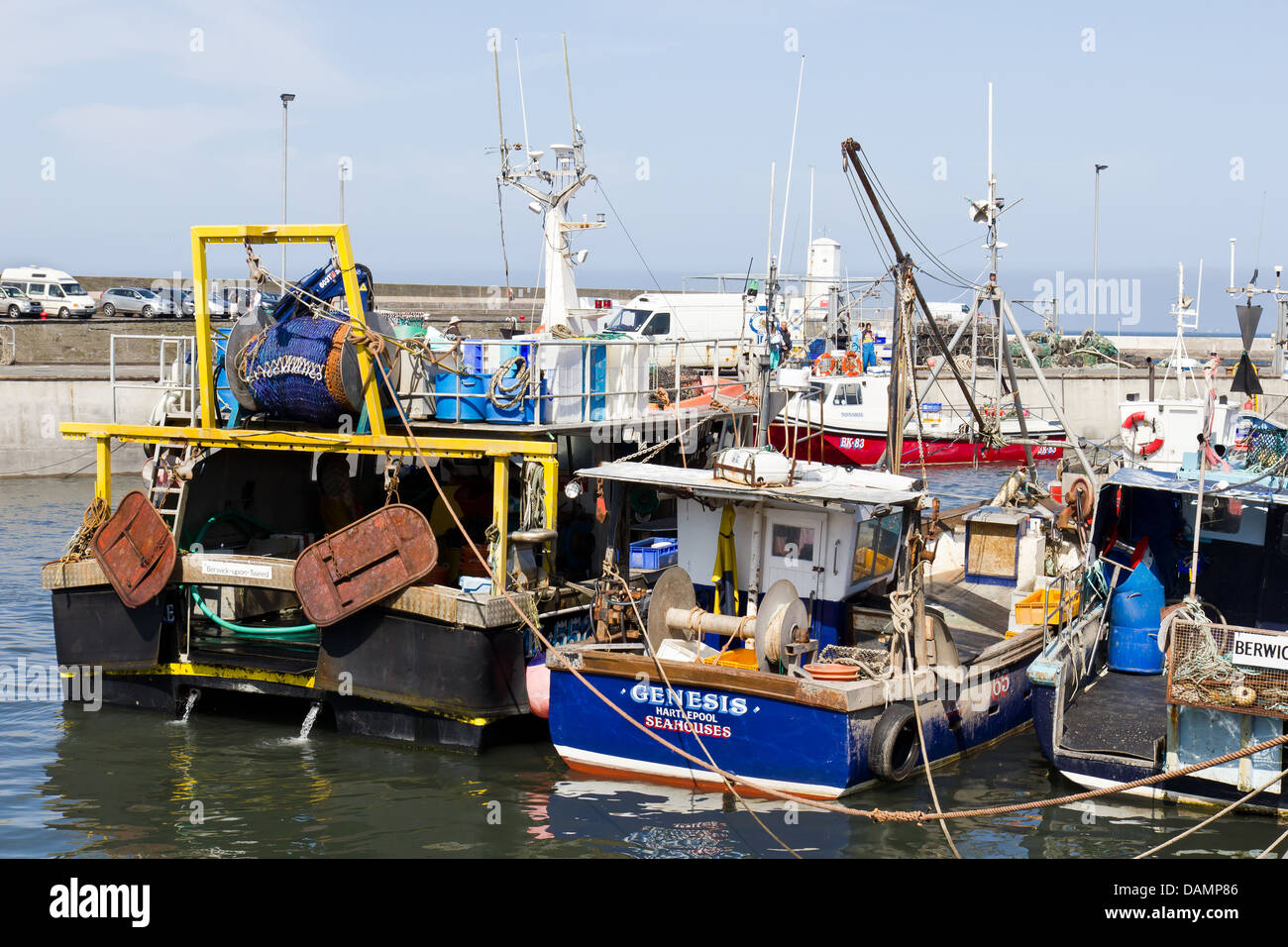 Barche da pesca a Seahouses Northumberland Inghilterra -2013 Foto Stock