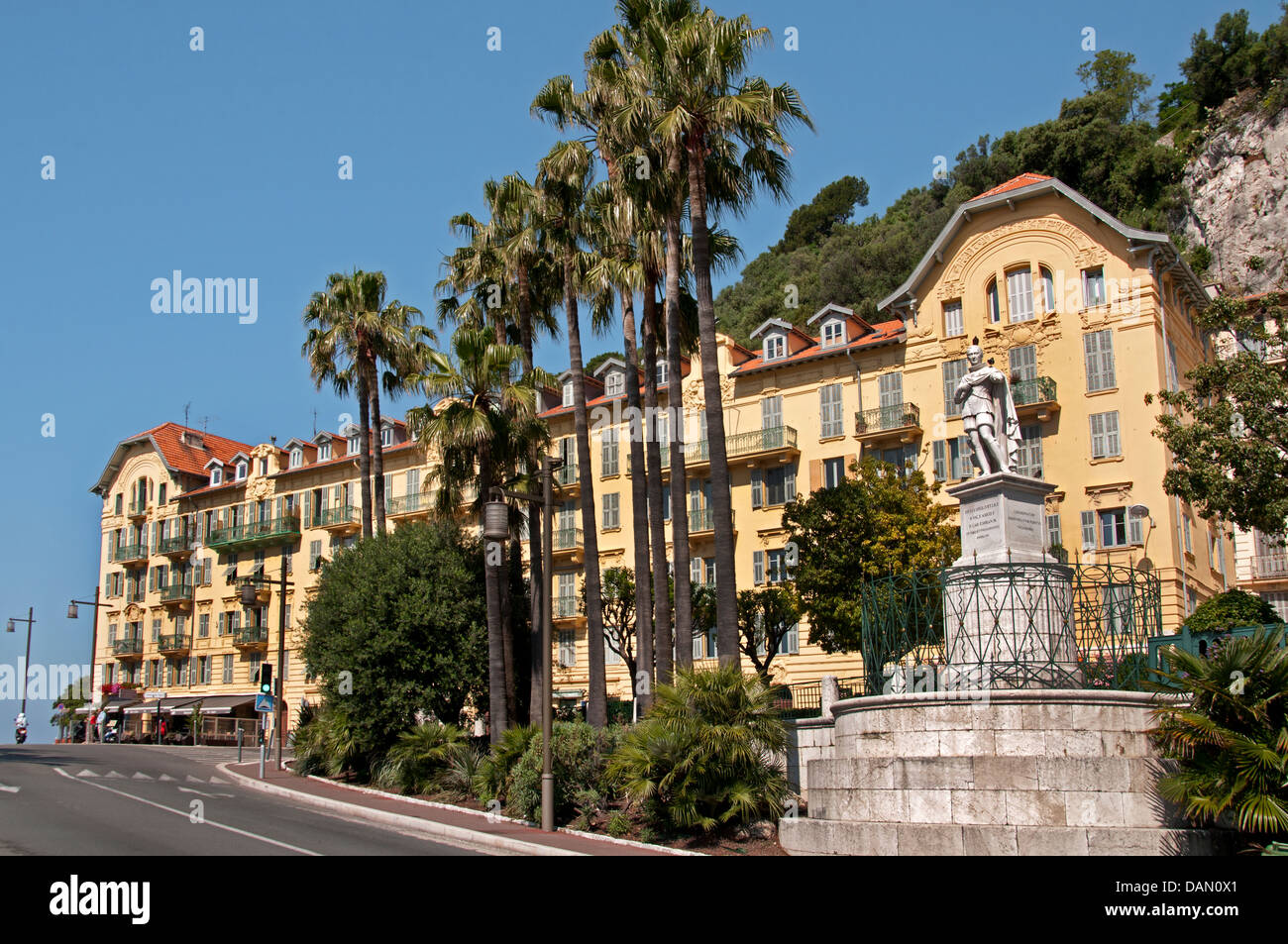 Regi Capolo Felice statua Quai Lunel Nizza Vecchia Vieux Port Harbour Costa Azzurra Costa Azzurra mediterraneo Foto Stock