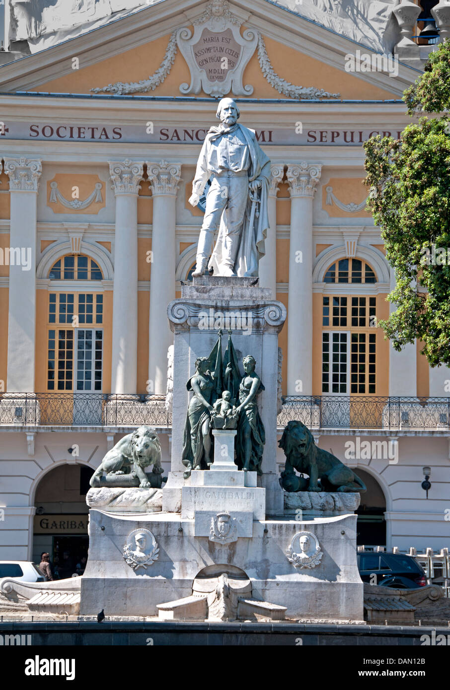 Giuseppe Garibaldi 1807 - 1882 era un italiano generale e uomo politico statua sulla Place Garibaldi Nizza Francia - Francese Foto Stock