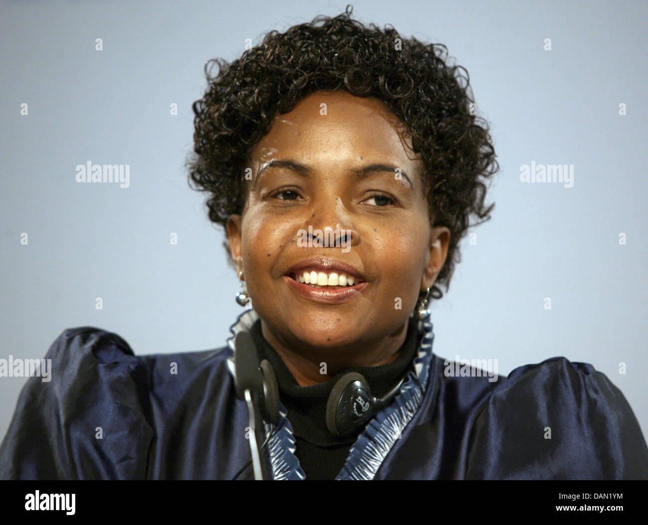 In Sud Africa il Ministro delle Relazioni Internazionali e della cooperazione Maite Nkoana-Mashabane partecipa a una conferenza stampa finale sui risultati della due-giorni di Petersberg dialogo clima a Berlino, Germania, 04 luglio 2011. Il 3 luglio, delegazioni internazionali si sono riuniti a Berlino per una conferenza di due giorni per preparare per il prossima U.N. conferenza sul clima a Durban. Foto: Stephanie Pi Foto Stock