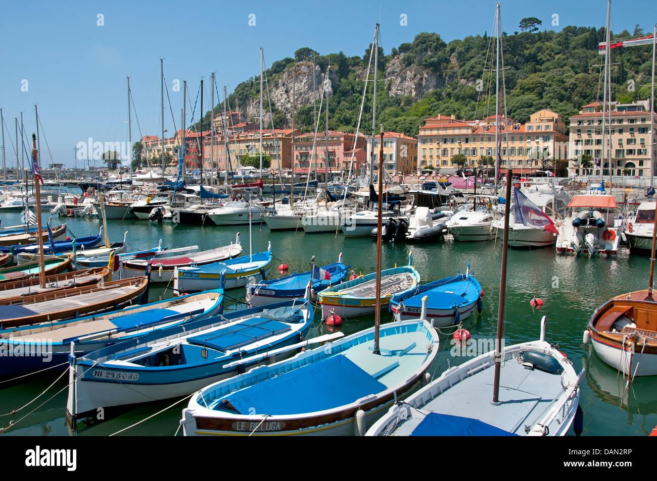 Nizza Vecchia Vieux Port Harbour Costa Azzurra Costa Azzurra mediterraneo Foto Stock