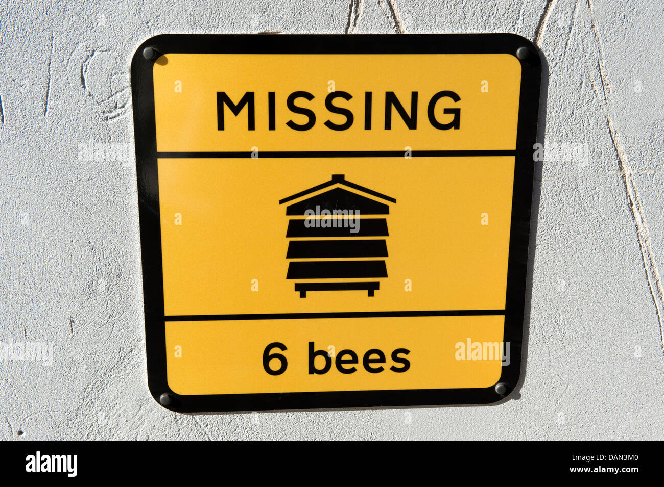 Segno mancano 6 Sei Bee api giallo di avvertimento di colore nero Foto Stock