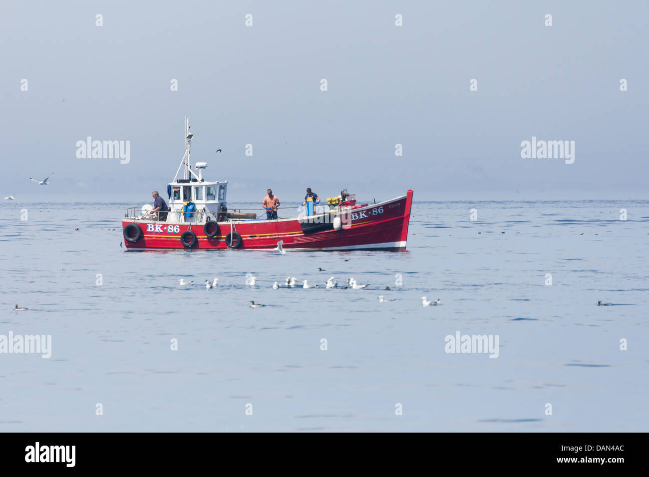 Barca da pesca nel Mare del Nord a Seahouses Northumberland, Inghilterra. -2013 Foto Stock