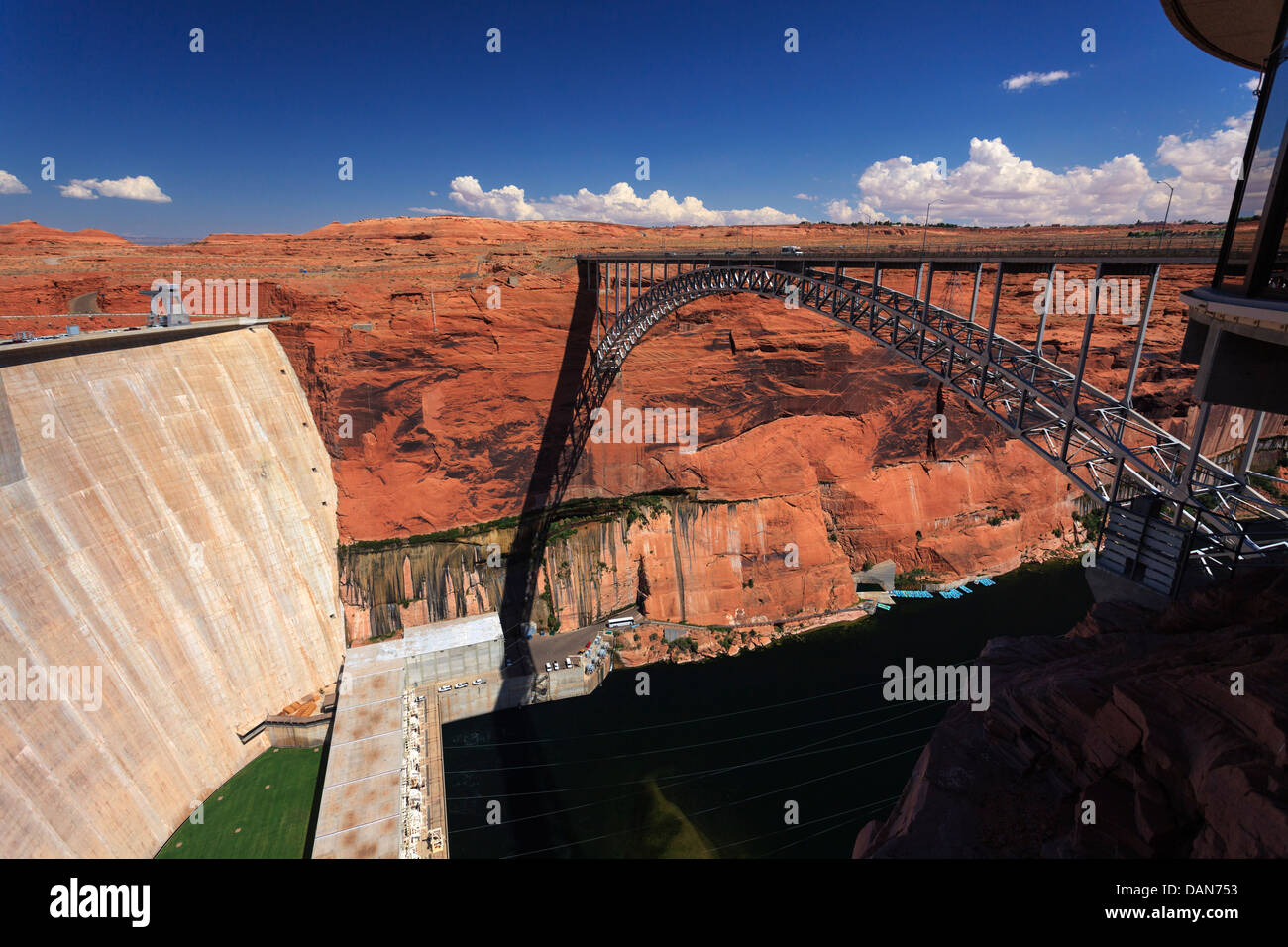 Stati Uniti d'America, Arizona, Pagina, Lake Powell e Glen Canyon Dam Foto Stock