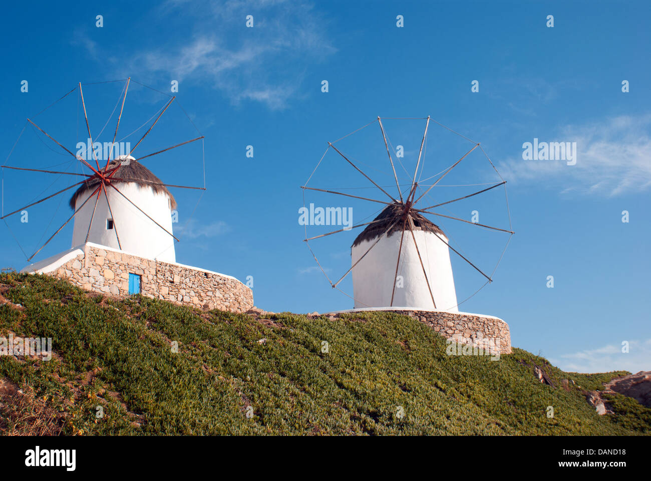 Il mulino a vento di belle sull'isola di Mykonos, Grecia Foto Stock