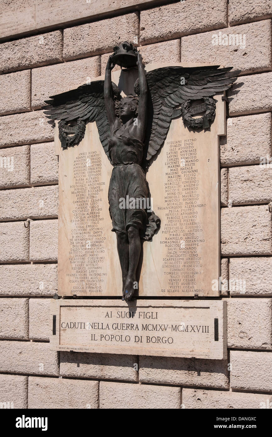Un omaggio ai caduti di WW1 in prossimità di via della Conciliazione in Roma, Italia. Foto Stock