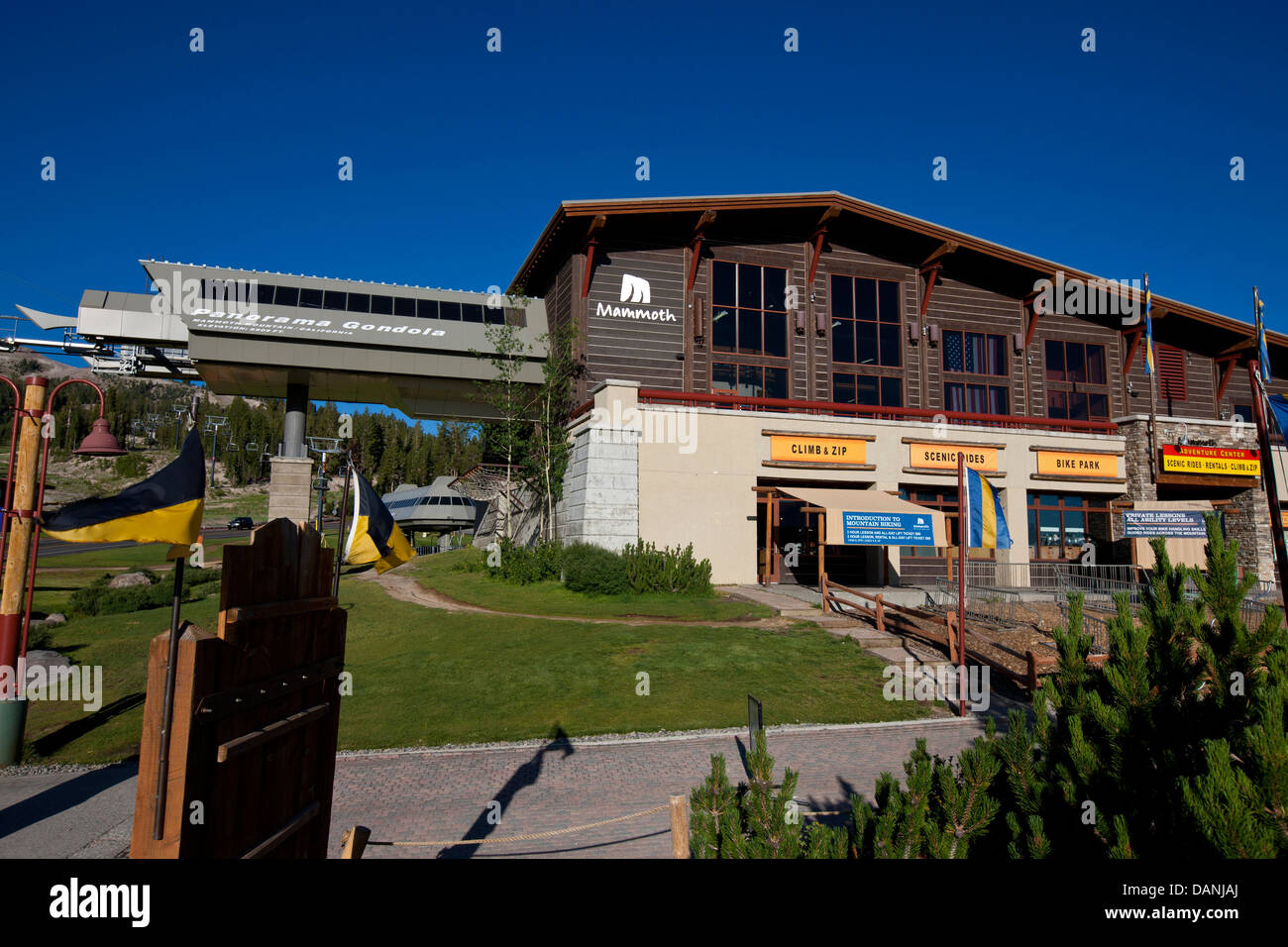 Mammoth Mountain Ski Area Panorama Gondola edificio, mammut, California, Stati Uniti d'America Foto Stock