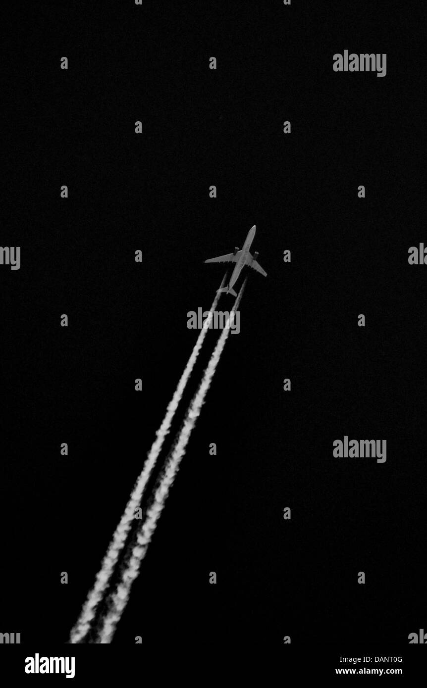 Aeroplano, aria, aerei di linea ad aria, compagnia aerea, contrails, le scie di condensazione Foto Stock