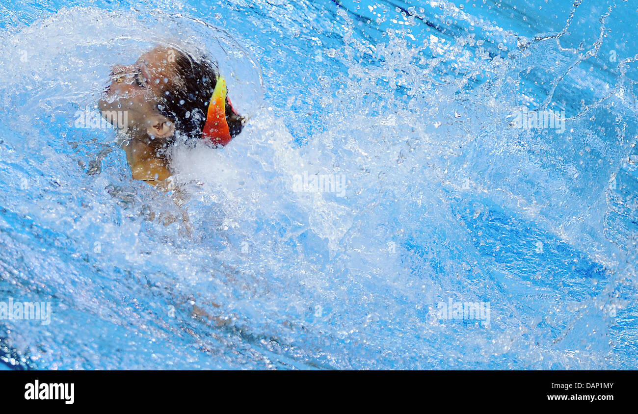 L'Italia nuotatori sincronizzati Giulia Lapi e Mariangela Perrupato eseguire in duetti libero nuoto sincronizzato eliminatorie al 2011 Campionati del Mondo di nuoto FINA a Shanghai in Cina dal 19 luglio 2011. Foto: Annibale dpa +++(c) dpa - Bildfunk+++ Foto Stock
