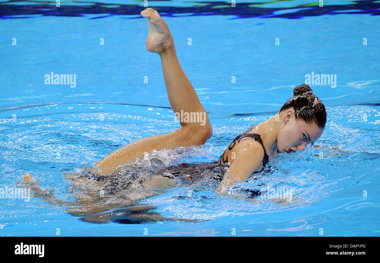 Gran Bretagna nuotatori sincronizzati Olivia Allison e Jenna Randall eseguire in duetti libero nuoto sincronizzato eliminatorie al 2011 Campionati del Mondo di nuoto FINA a Shanghai in Cina dal 19 luglio 2011. Foto: Annibale dpa Foto Stock