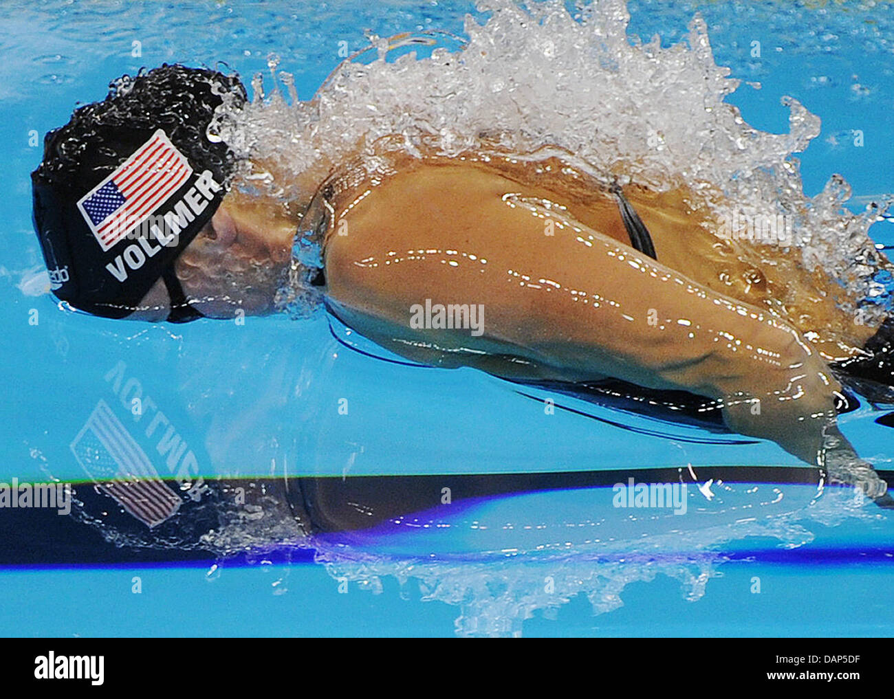 Nuotatore Dana Vollmer NEGLI STATI UNITI D' AMERICA assiste le donne 100m Butterfly finale al 2011 Campionati del Mondo di nuoto FINA a Shanghai in Cina il 25 luglio 2011. Vollmer ha vinto l'oro. Foto: Annibale dpa +++(c) dpa - Bildfunk+++ Foto Stock