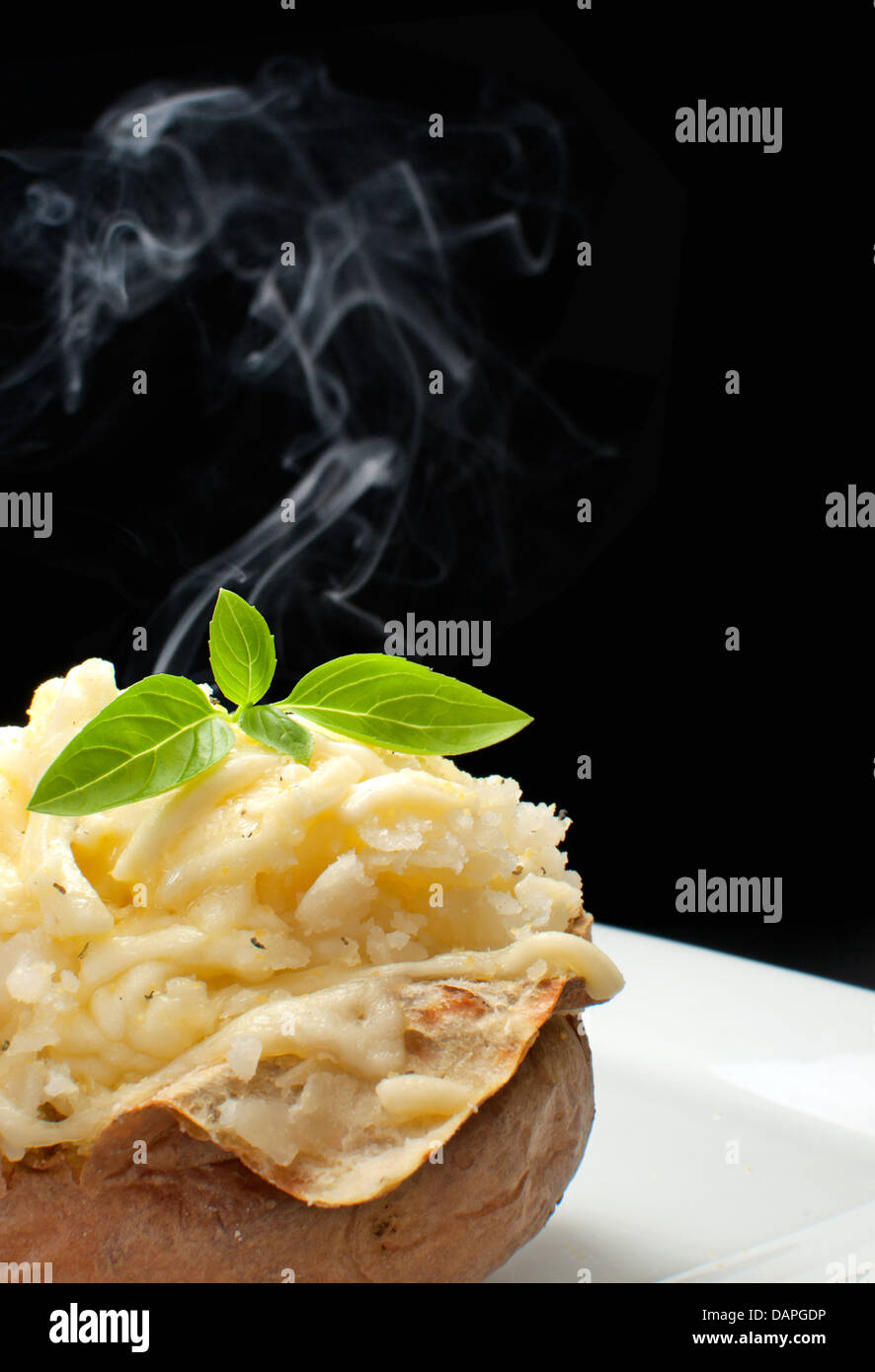 Forno caldo cucinato jacket potato Foto Stock