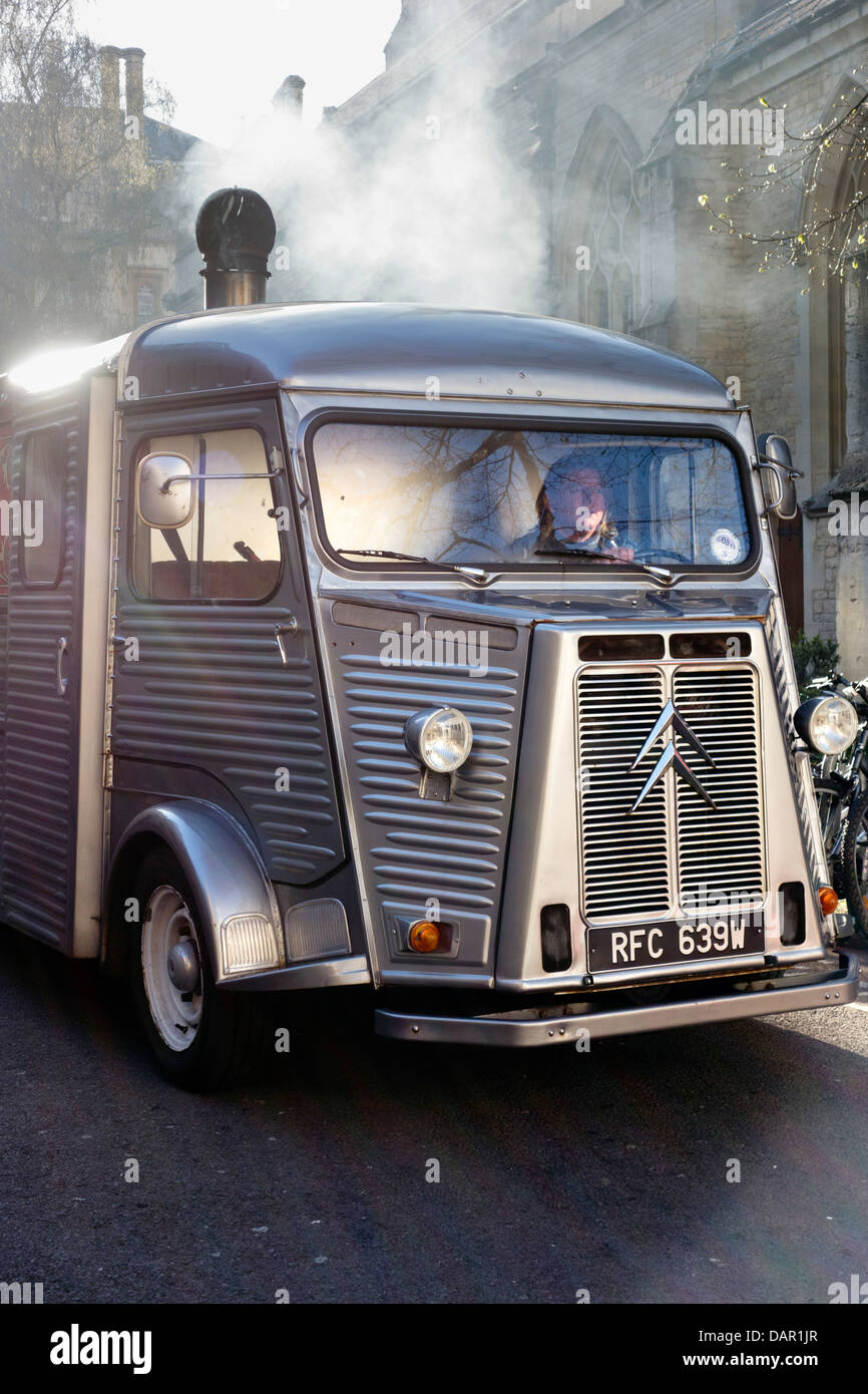 Molto fumoso pizza van in Oxford 2 Foto Stock