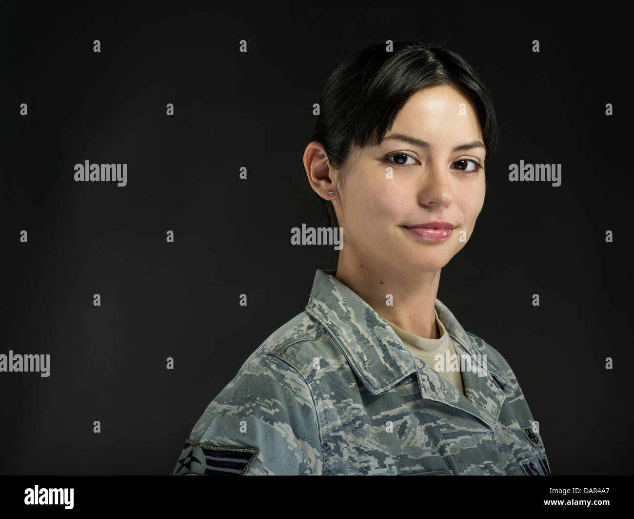 Ritratto di donna United States Air Force soldato in uniforme Foto Stock