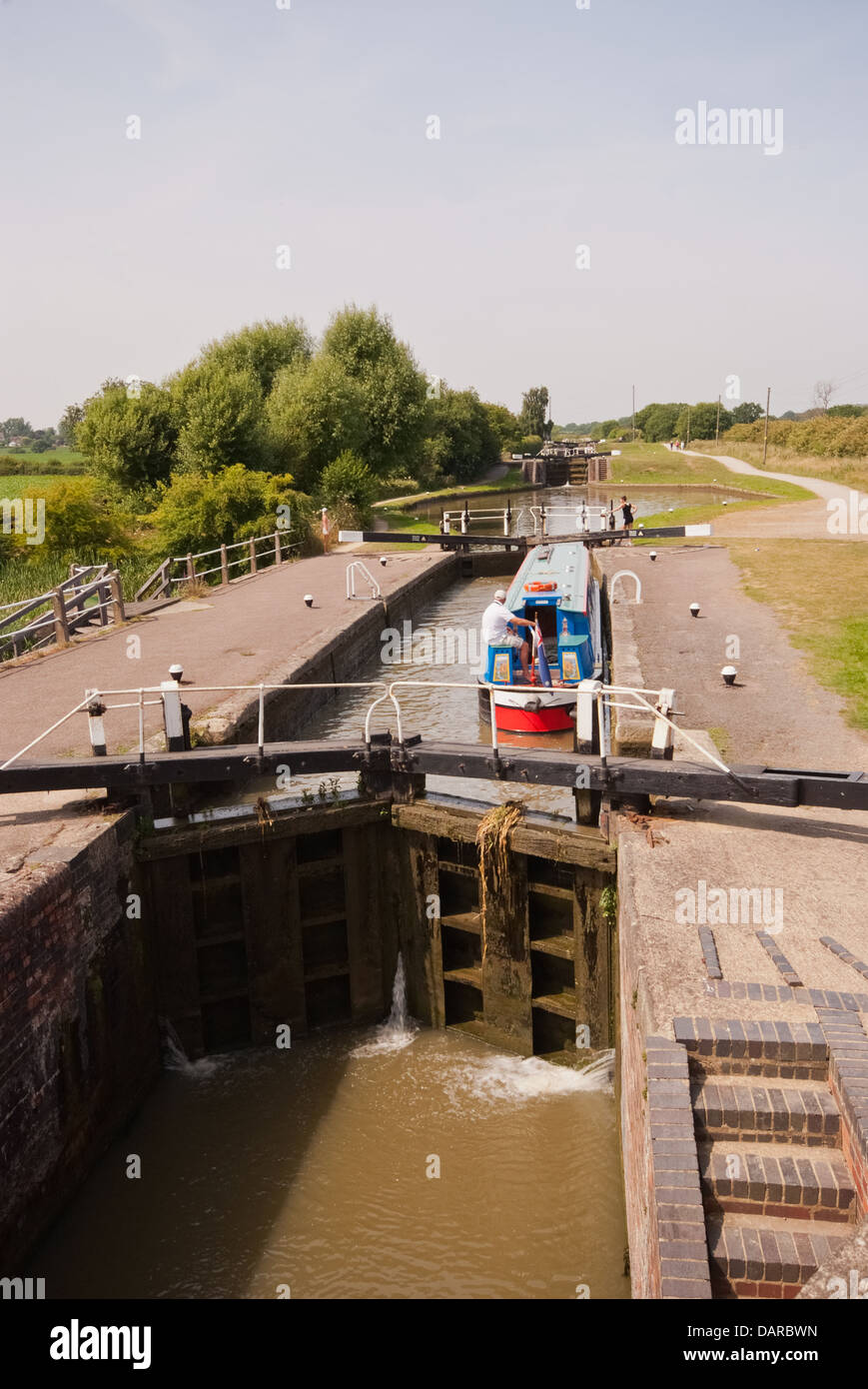 Barca stretta sul Grand Union Canal at Stoke Bruerne Northamptonshire Foto Stock