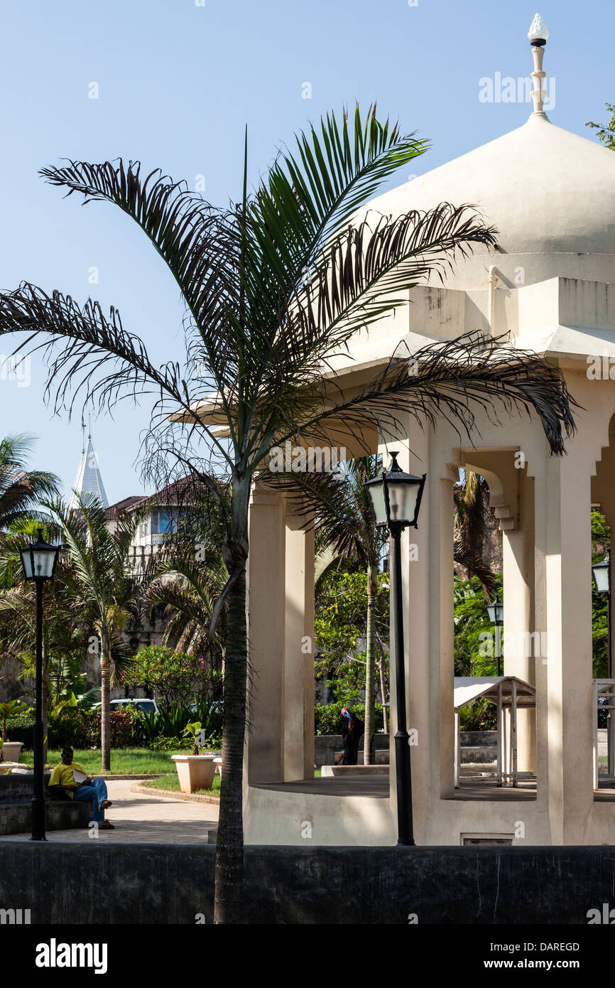 Africa, della Tanzania, Zanzibar, Stone Town. Gazebo di Forodhani Gardens. Foto Stock