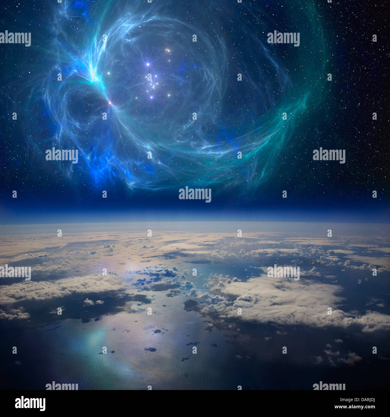 La messa a terra nei pressi di una bella nebulosa nello spazio. Un composito concettuale dell'immagine. Foto Stock