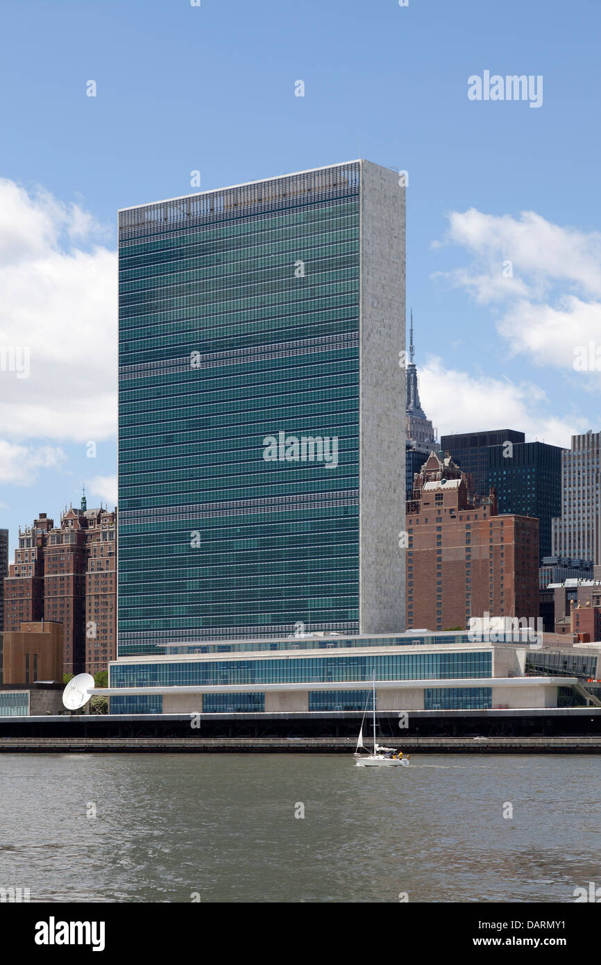 Edificio della sede centrale delle Nazioni Unite visto da Roosevelt Island, New York City Foto Stock