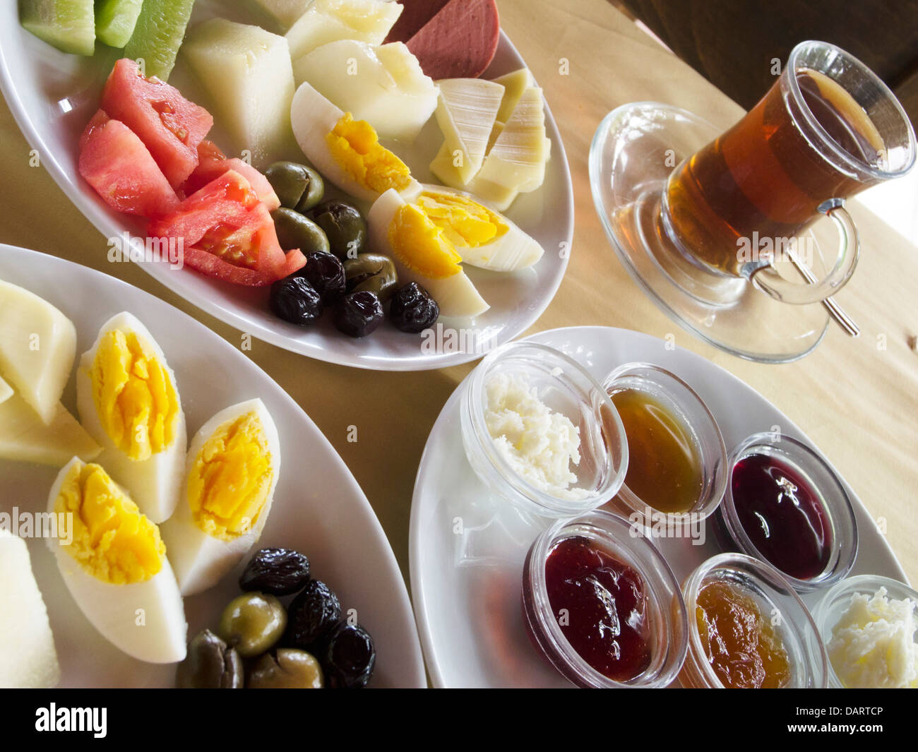 Asien, Türkei, Provinz Mugla, Göcek, türkisches Frühstück Foto Stock