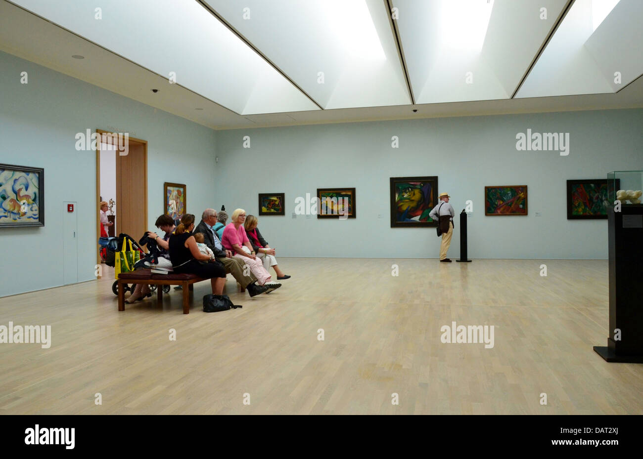 La Lenbachhaus è uno dei punti salienti del Monaco di Baviera Area Arte e molto apprezzata dagli amanti dell'arte provenienti da tutto il mondo. Foto Stock