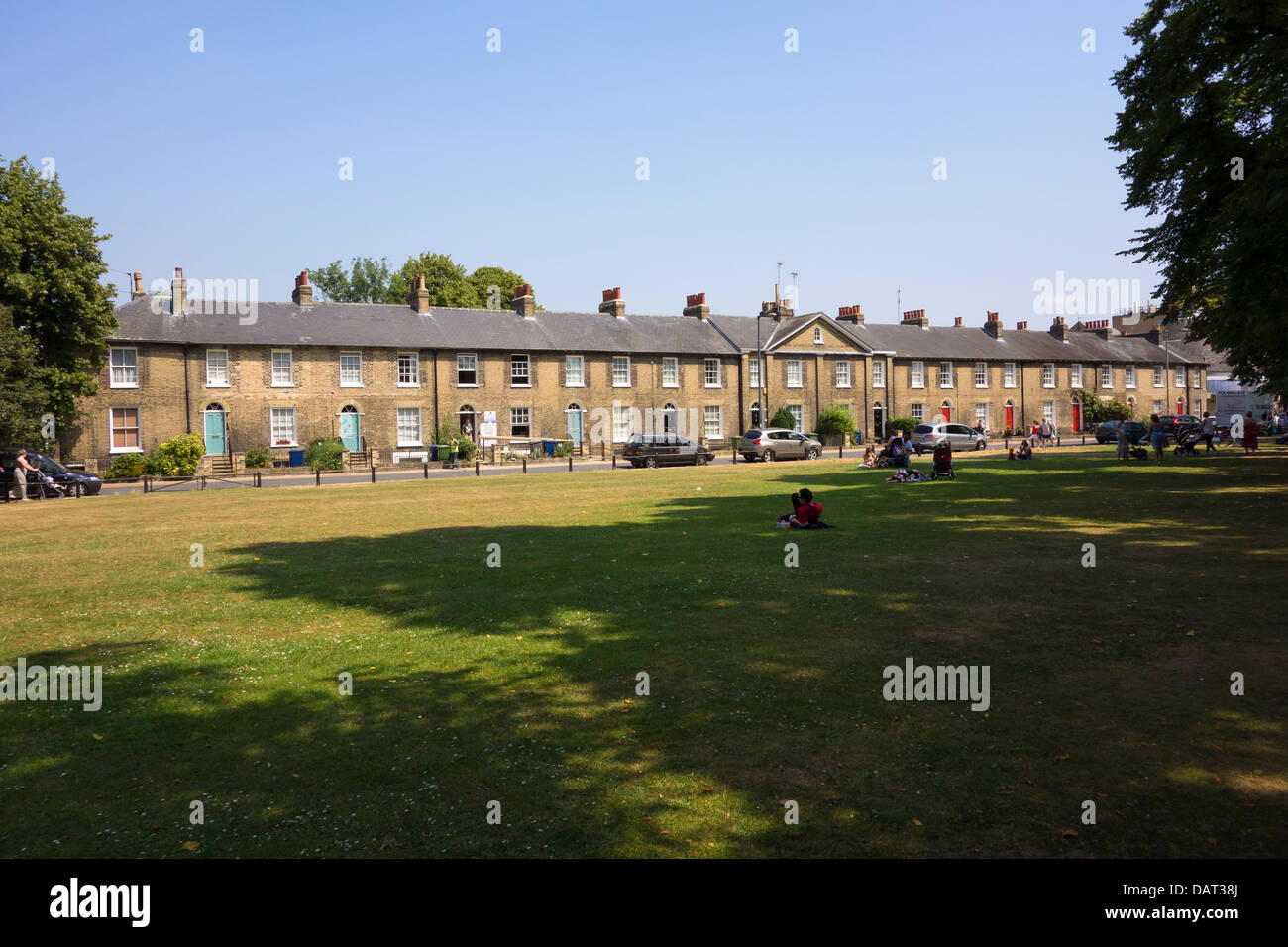 Nuova Piazza Cambridge Inghilterra su una soleggiata giornata d'estate Foto Stock