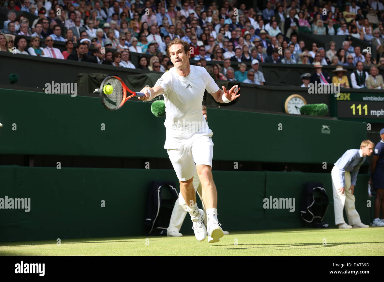 Andy Murray a giocare a tennis di Wimbledon Championships 2013 Foto Stock