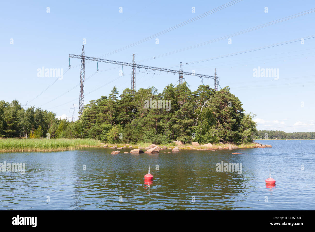 Trasmissione elettrica linee in Loviisa, Finlandia Foto Stock