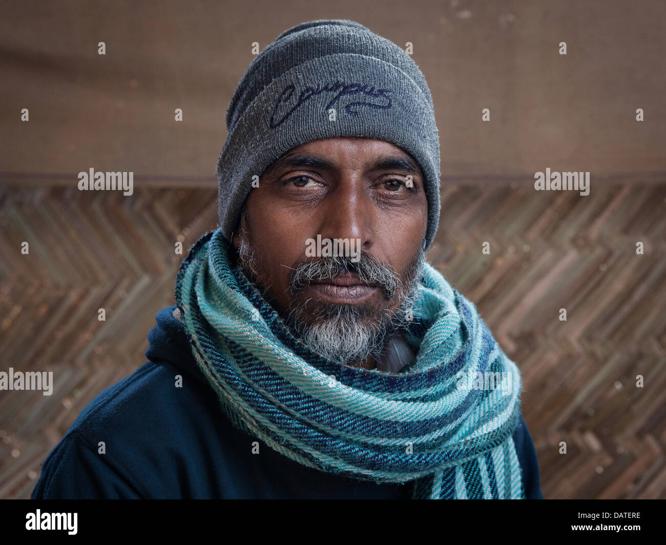 Ritratto di un uomo locale presso il Kumbh Mela 2013 in Allahabad, India Foto Stock