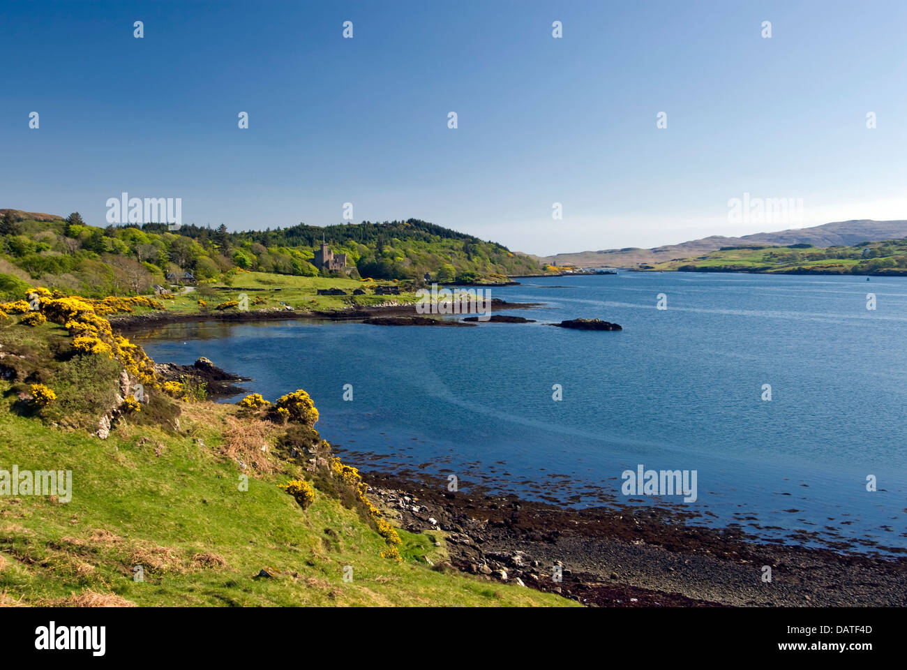 Castello sul loch Dunvegan, Isola di Skye in Scozia Foto Stock