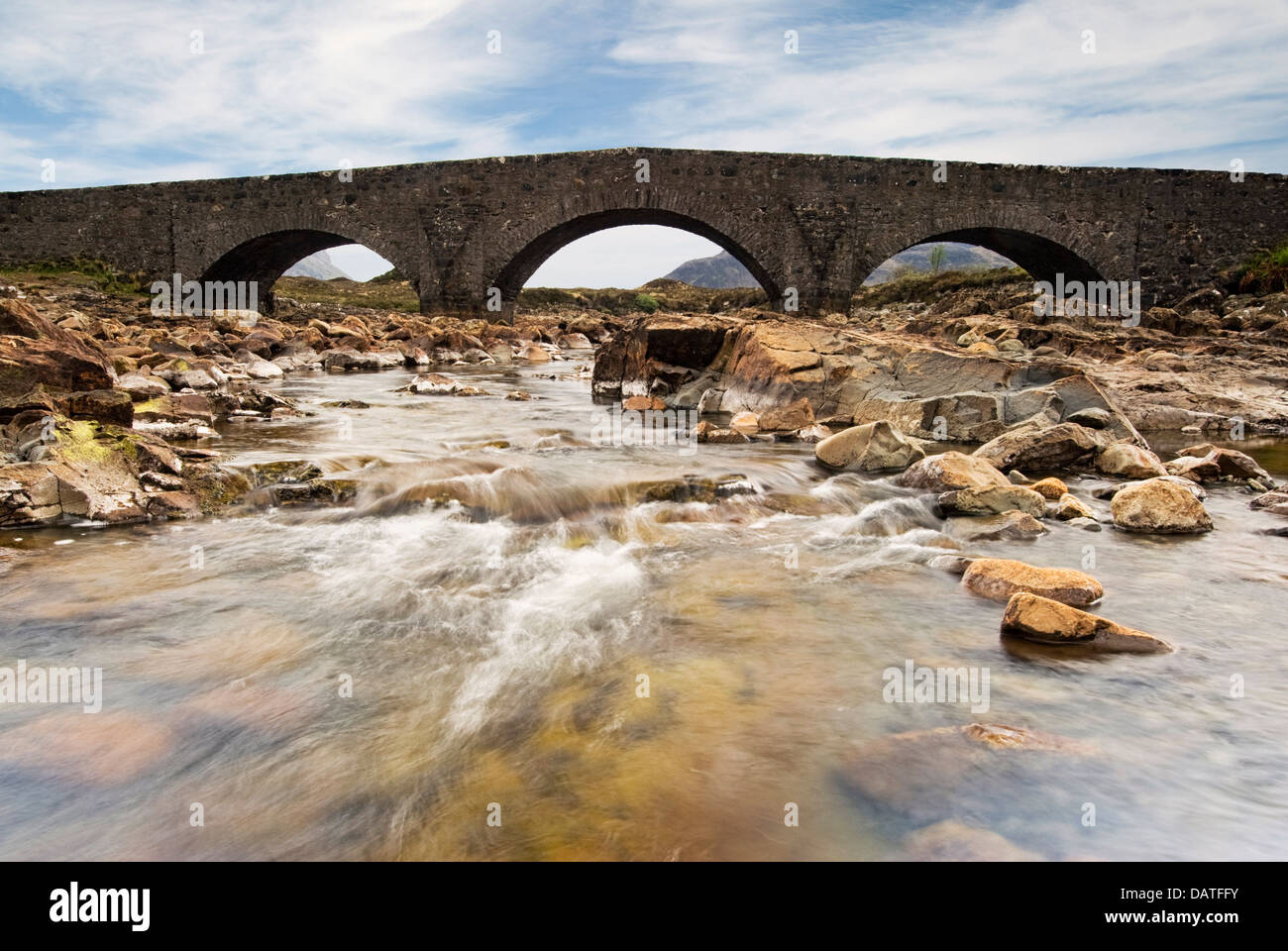 Il ponte di pietra a Sligachan, Isola di Skye , Scozia Foto Stock