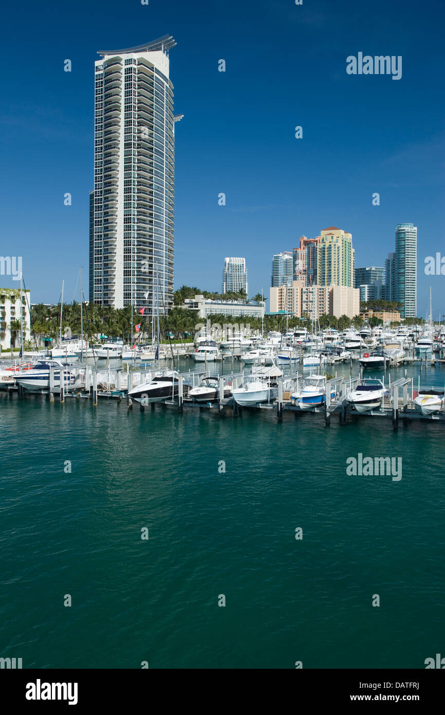 MIAMI BEACH MARINA ALTON ROAD SKYLINE DI MIAMI BEACH FLORIDA USA Foto Stock