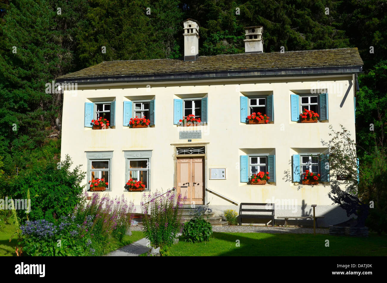 La casa di Nietzsche è situato su una piccola collina nel villaggio di Sils-Maria in Engadina regione della Svizzera. Foto Stock