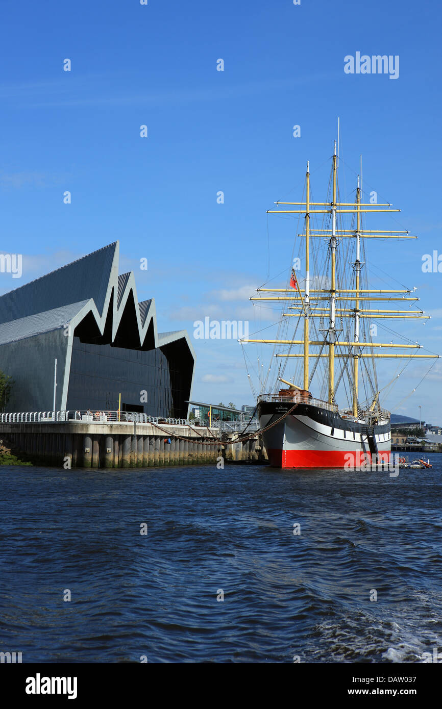 Tall Ship, Glenlee, ormeggiata al di fuori del Riverside Museum di Glasgow Foto Stock