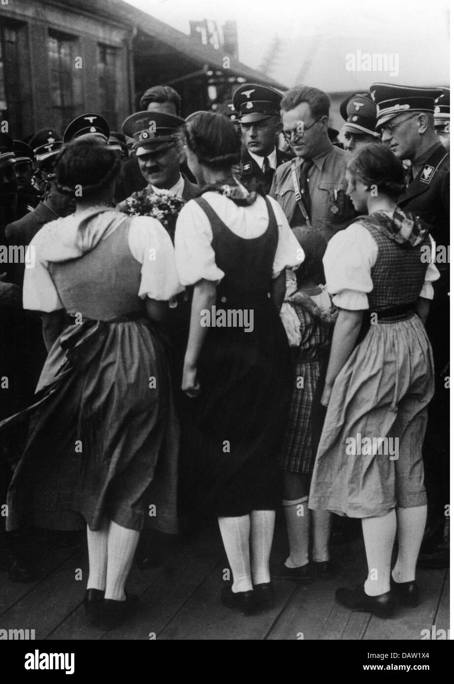 Hitler, Adolf, 20.4.1889 - 30.4.1945, politico tedesco (NSDAP), Cancelliere del Reich 30.1.1933 - 30.4.1945, viaggio attraverso l'Austria, benvenuto a Graz, 4.4.1938, Foto Stock