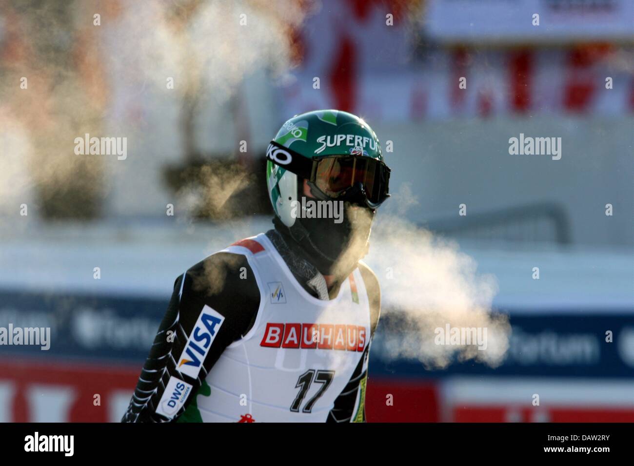 Bode Miller da noi cuoce a vapore nella finish area di uomini della discesa combinata dello sci alpino Campionati del Mondo Aare, Svezia, giovedì 08 febbraio 2007. La slalom sarà il secondo e ultimo evento combinata del concorso che si terrà il pomeriggio di giovedì. EPA/STEPHAN JANSEN Foto Stock