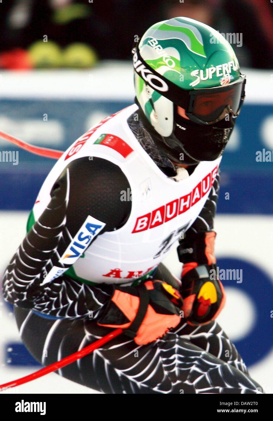 Bode Miller da noi cuoce a vapore nella finish area di uomini della discesa combinata dello sci alpino Campionati del Mondo Aare, Svezia, giovedì 08 febbraio 2007. La slalom sarà il secondo e ultimo evento combinata del concorso che si terrà il pomeriggio di giovedì. EPA/STEPHAN JANSEN Foto Stock