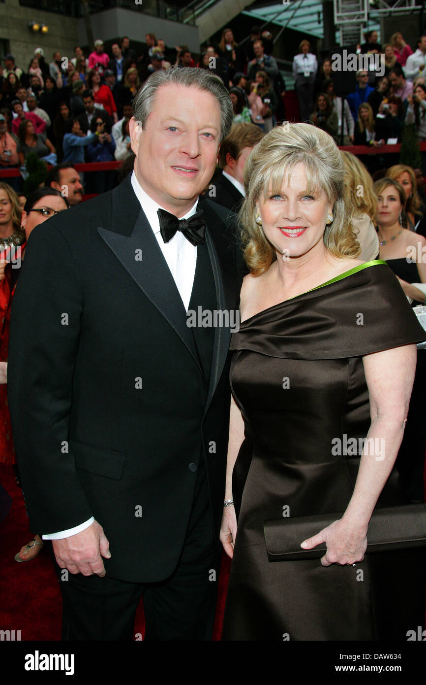 US-uomo politico americano Al Gore è raffigurato con la moglie ribaltatore Gore sul tappeto rosso prima della 79th Academy Awards Ceremony davanti al Kodak Theatre di Hollywood e Los Angeles, Stati Uniti d'America, Domenica, 25 febbraio 2007. Foto: Hubert Boesl Foto Stock