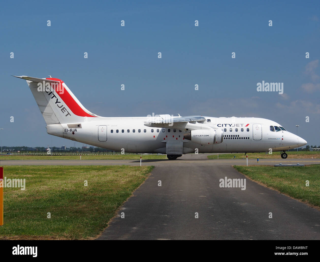 L'EI-RJA è un aereo militare britannico Avro RJ85, operato da Cityjet. L'aereo è visto all'aeroporto Schiphol di Amsterdam. Si tratta di un aereo di linea regionale utilizzato per voli a corto e medio raggio, caratterizzato da un design a quattro motori. Foto Stock