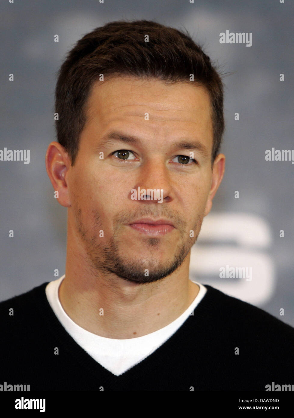 Noi attore Mark Wahlberg sorrisi per le telecamere a una foto chiamata al suo film "avvisatore acustico" di Berlino, Germania, martedì, 03 aprile 2007. Il film è in tedesco cinema dal 19 aprile. Foto: Soeren Stache Foto Stock