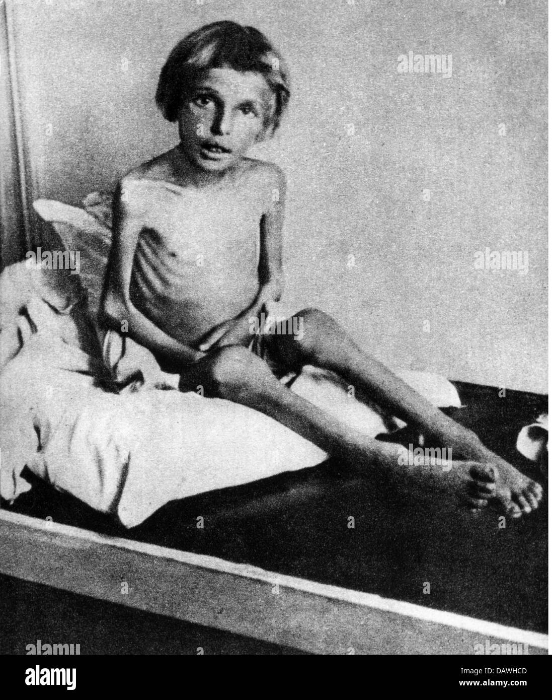 Eventi, seconda guerra mondiale / seconda guerra mondiale, Polonia, occupazione tedesca, bambini carestiti dopo la liberazione di un campo di concentramento tedesco, 1944, diritti aggiuntivi-clearences-non disponibile Foto Stock