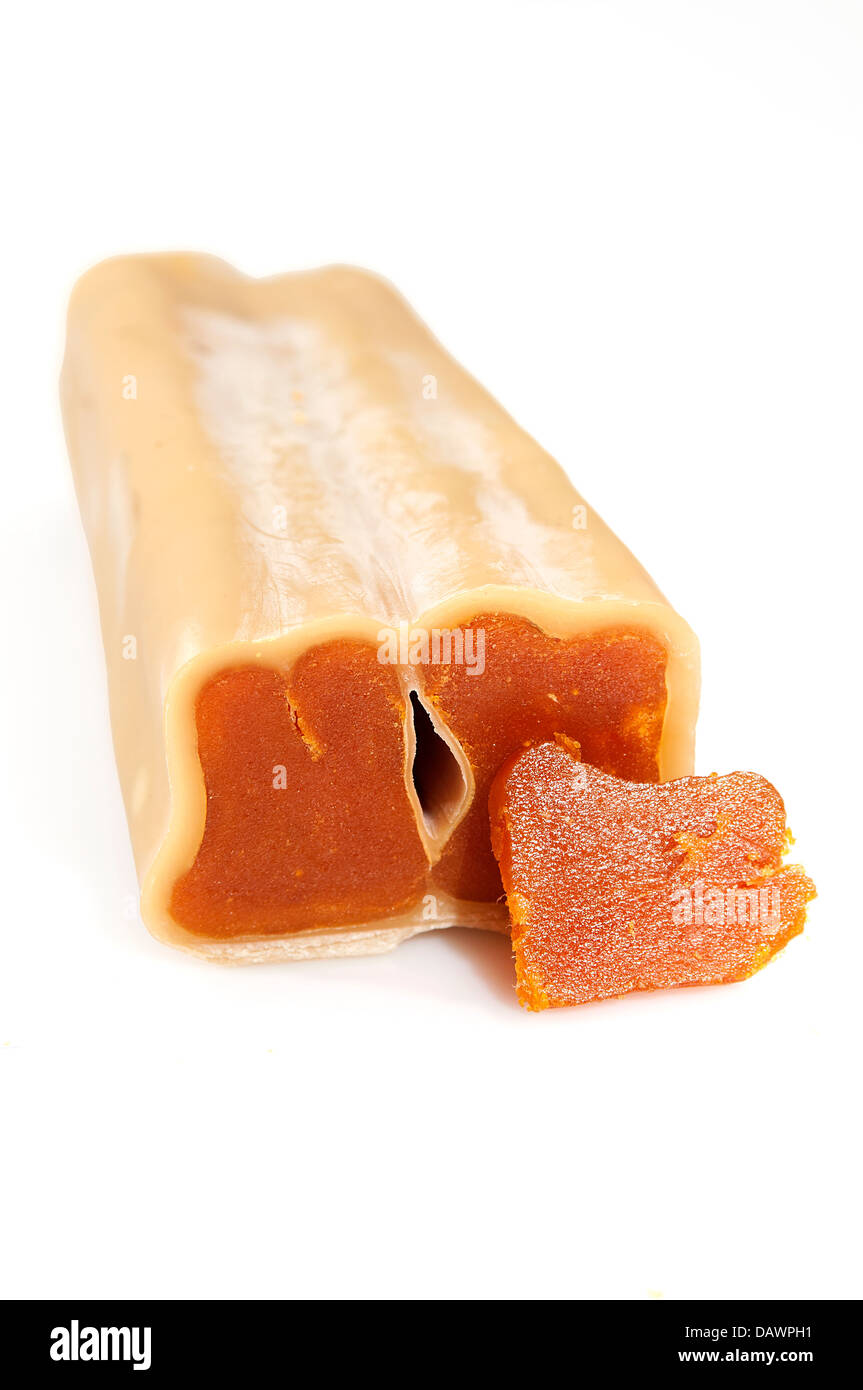 Avgotaraho (bottarga) - secco bottarga isolato su sfondo bianco con tracciato di ritaglio Foto Stock