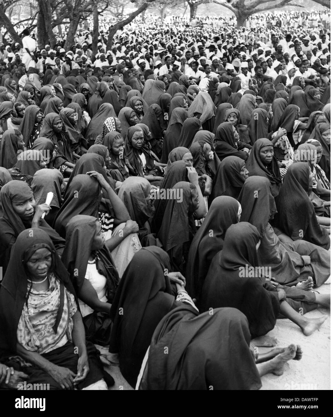 Geografia / viaggio, Tanzania, Zanzibar, persone, musulmani durante una cerimonia religiosa, circa anni '50, diritti aggiuntivi-clearences-non disponibile Foto Stock