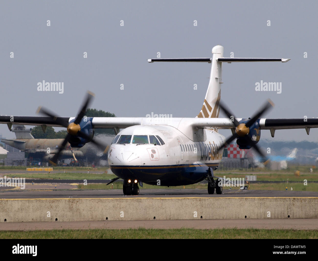 G-ZEBS Isole blu ATR 42-320 - CN 066 2 Foto Stock