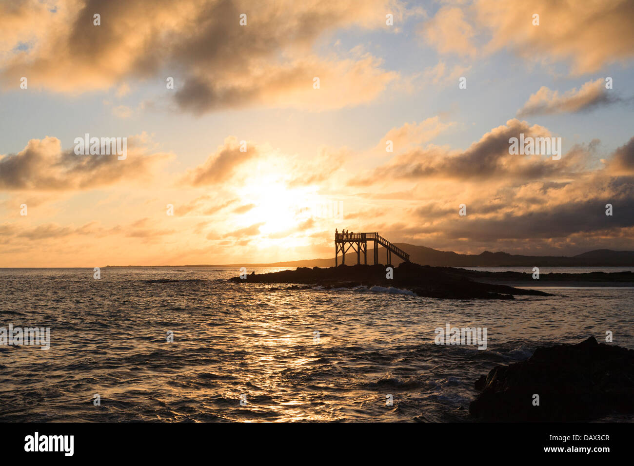 Tramonto, Spiaggia, Puerto Villamil, Isabela Island, Isole Galapagos, Ecuador Foto Stock