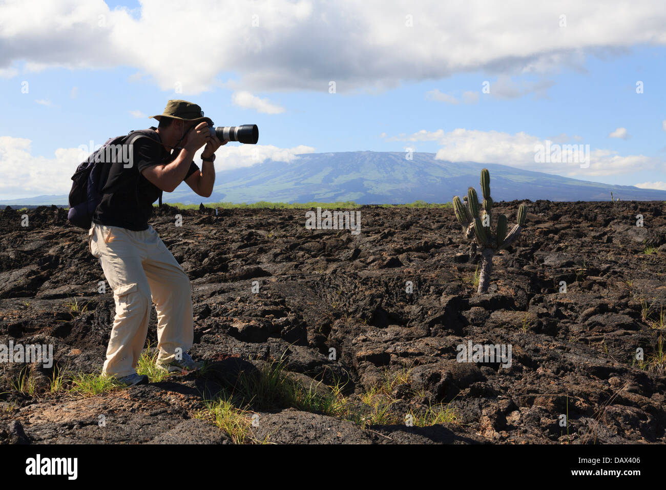 Fotografo,vulcano Sierra Negra, Punta Moreno, Isabela Island, Isole Galapagos, Ecuador Foto Stock
