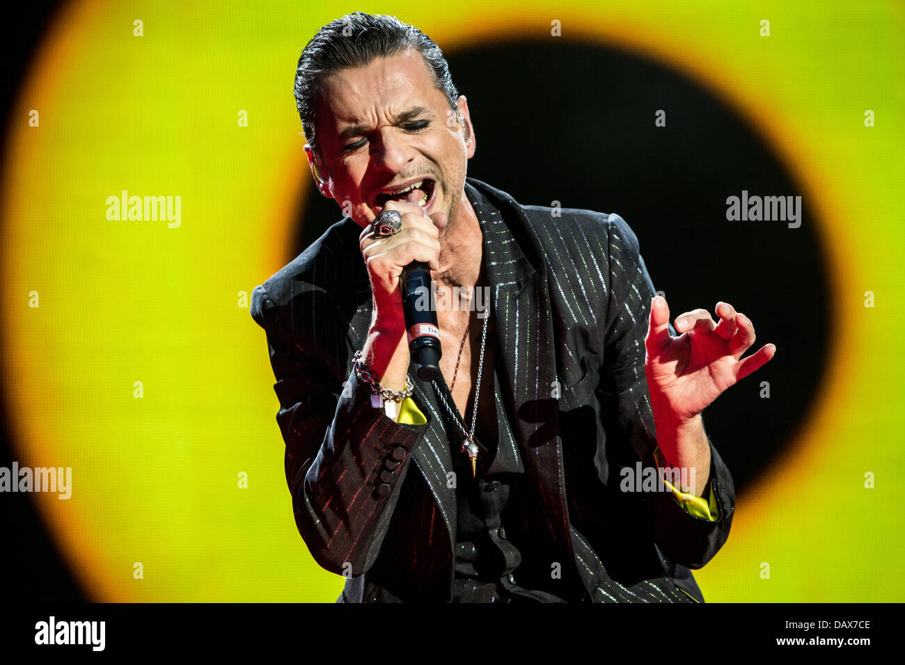 Milano Italia. Il 18 luglio 2013. Il famoso British rock band DEPECHE MODE suona dal vivo allo Stadio San Siro durante "Delta Tour della macchina 2013' Credit: Rodolfo Sassano/Alamy Live News Foto Stock